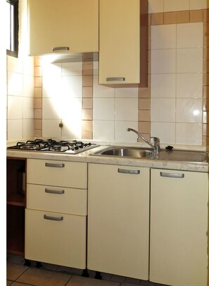 Mikrobølgeovn, spisebord