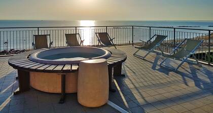 Nice apartment for 4 people with A/C, internet, pool, TV, terrace and pets allowed
