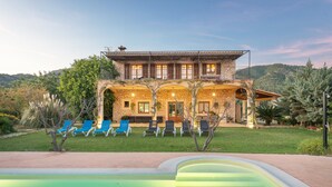 Unclassified image, 5 of 64, button - CAS COLECTOR - Impressive villa with private pool and spectacular views to the mountains a (Selva)