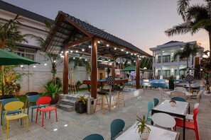 Snack bar