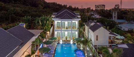 Front of property – evening/night