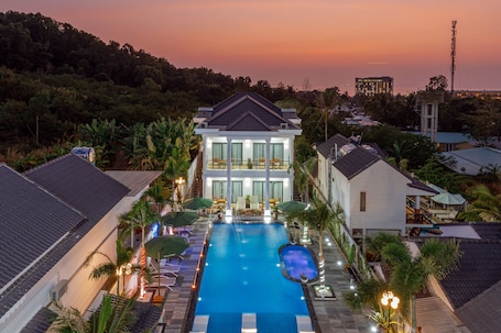 Front of property - evening/night