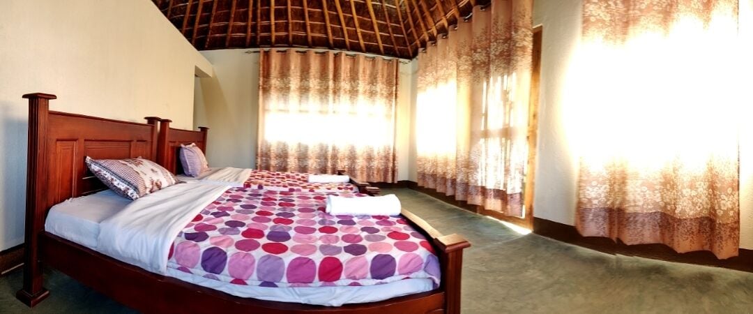 Deluxe-Zweibettzimmer | Schreibtisch, laptopgeeigneter Arbeitsplatz, Verdunkelungsvorhänge