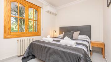 4 chambres, fer et planche à repasser, Wi-Fi gratuit, draps fournis
