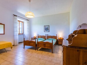 3 bedrooms, travel cot, free WiFi - Nice apartment in villa for 8 guests with pool, WIFI, TV, terrace and pets allowed (Montaione)