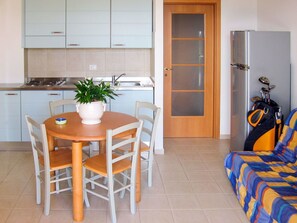 Interni
