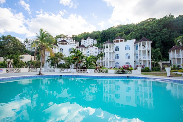 Outdoor pool - Ocho Rios Private Ocean View Apartment sleeps 2 (Ocho Rios)