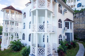 Exterior - Ocho Rios Private Ocean View Apartment sleeps 2 (Ocho Rios)