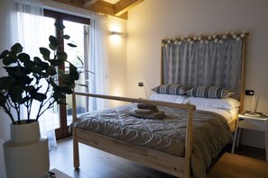 1 bedroom, WiFi, bed sheets - Spacious apartment near the Arco castle with mountain views (Arco)