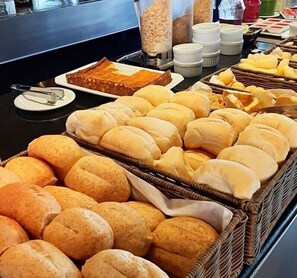 Free daily buffet breakfast
