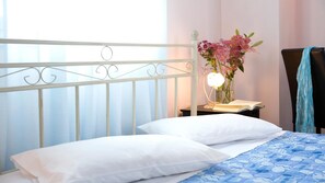 2 bedrooms, in-room safe, iron/ironing board, internet