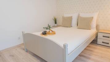 Deluxe Apartment | 1 bedroom, Egyptian cotton sheets, premium bedding, blackout drapes