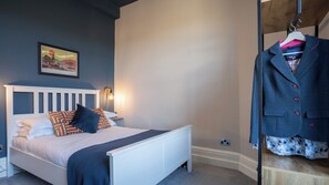 1 slaapkamer, een strijkplank/strijkijzer, wifi, beddengoed