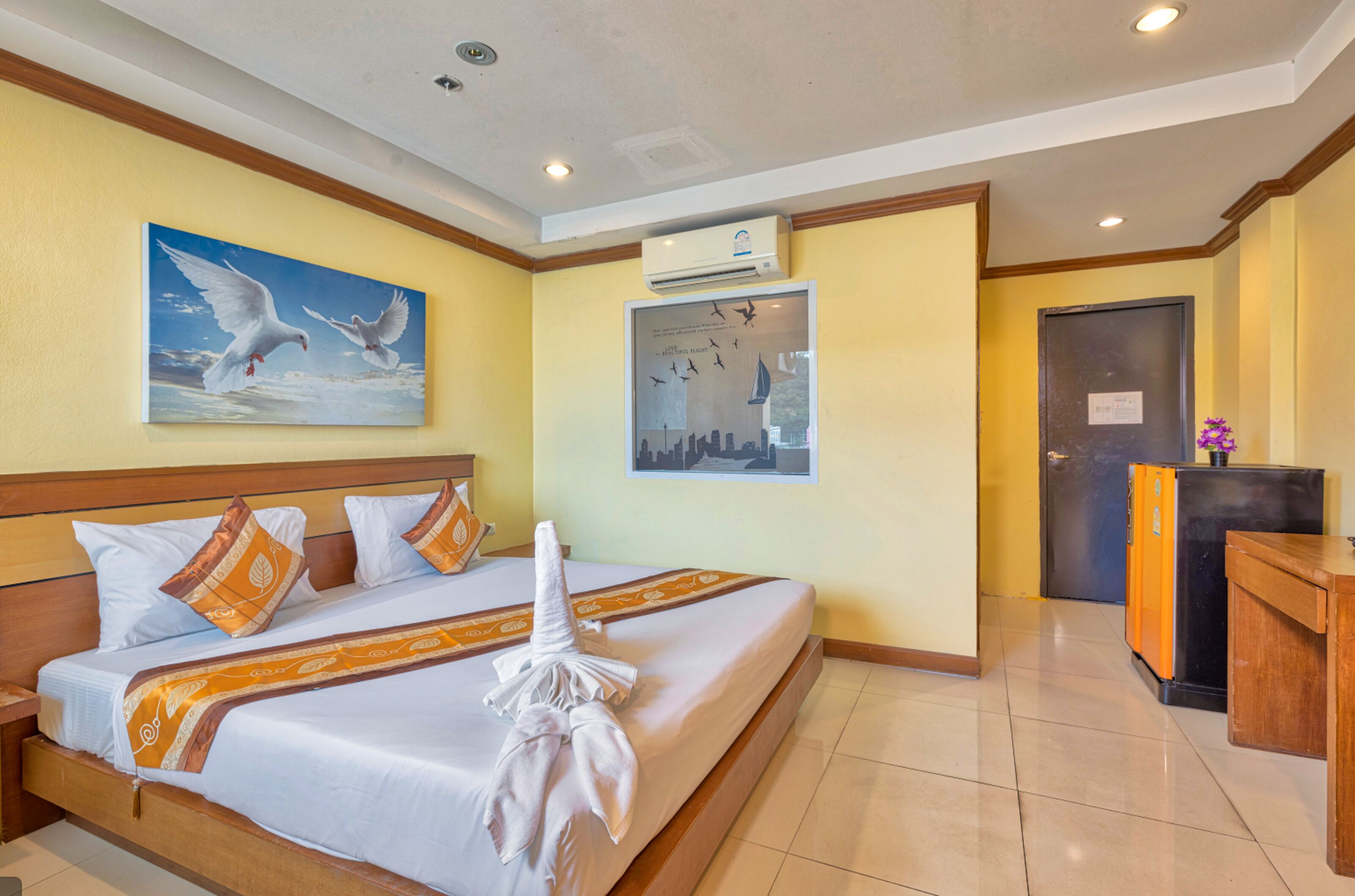Photo - TJ Patong Hotel - Prime Location by OTOP Market & Sea