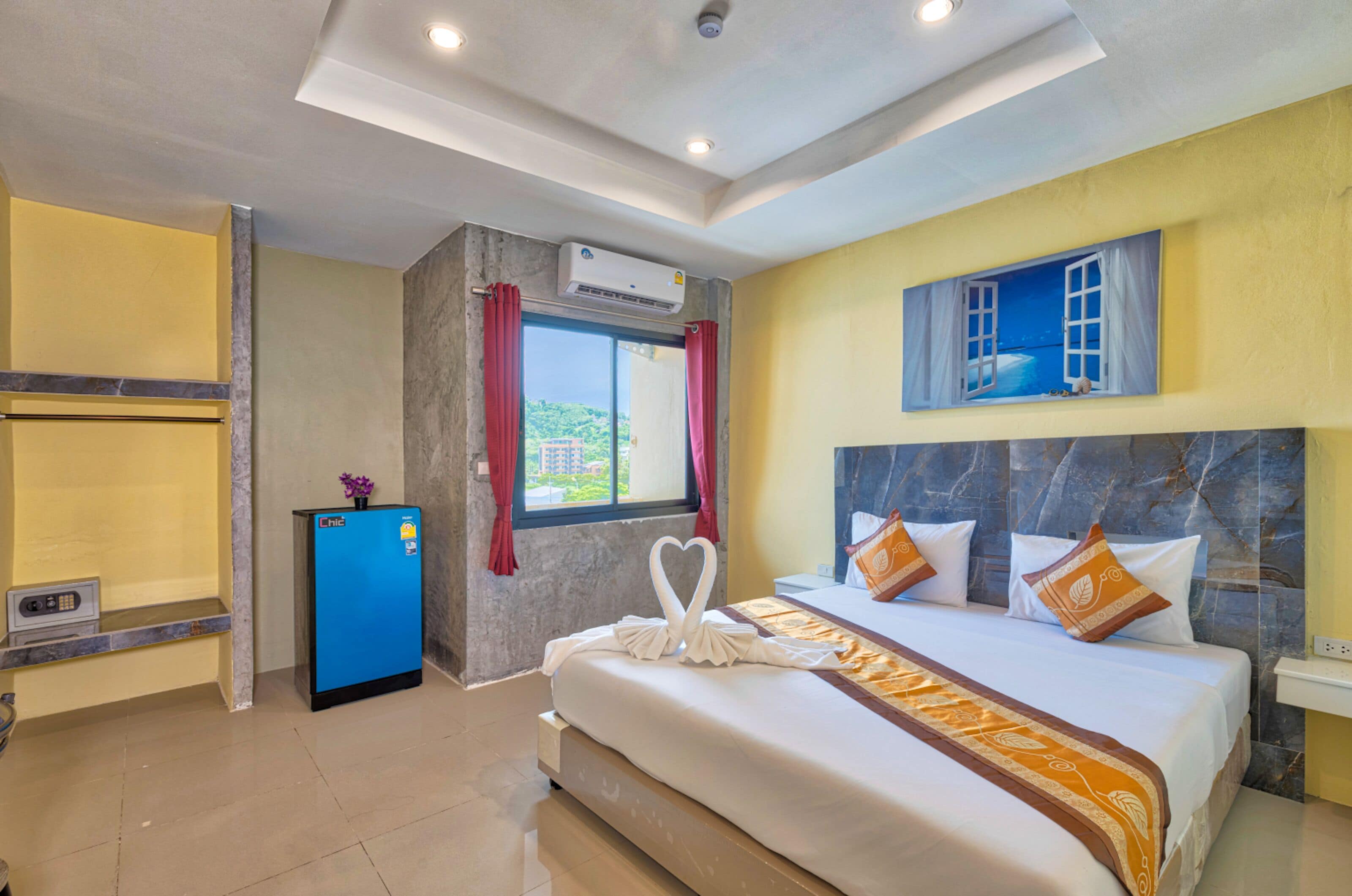 Photo - TJ Patong Hotel - Prime Location by OTOP Market & Sea