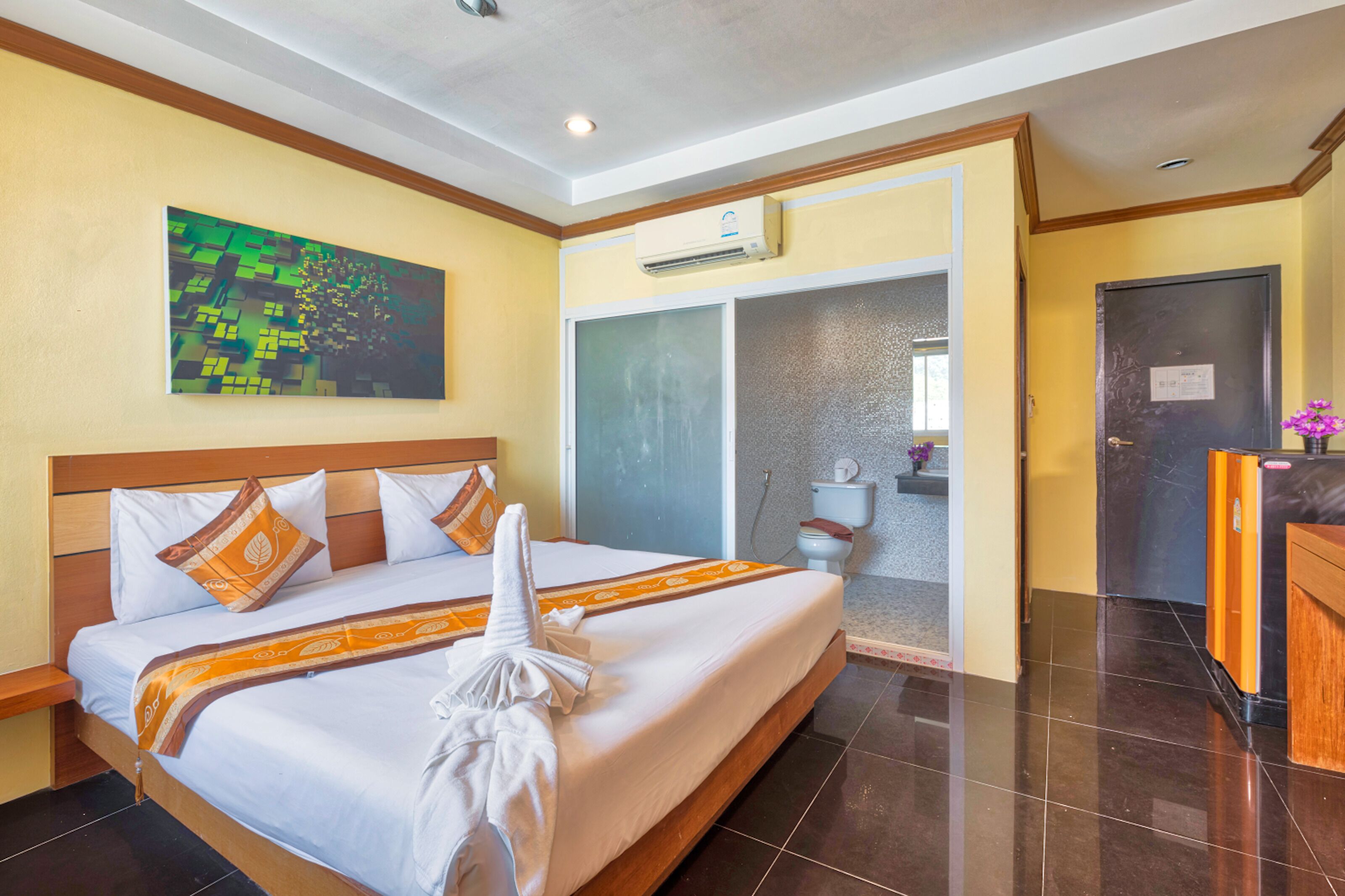 Photo - TJ Patong Hotel - Prime Location by OTOP Market & Sea
