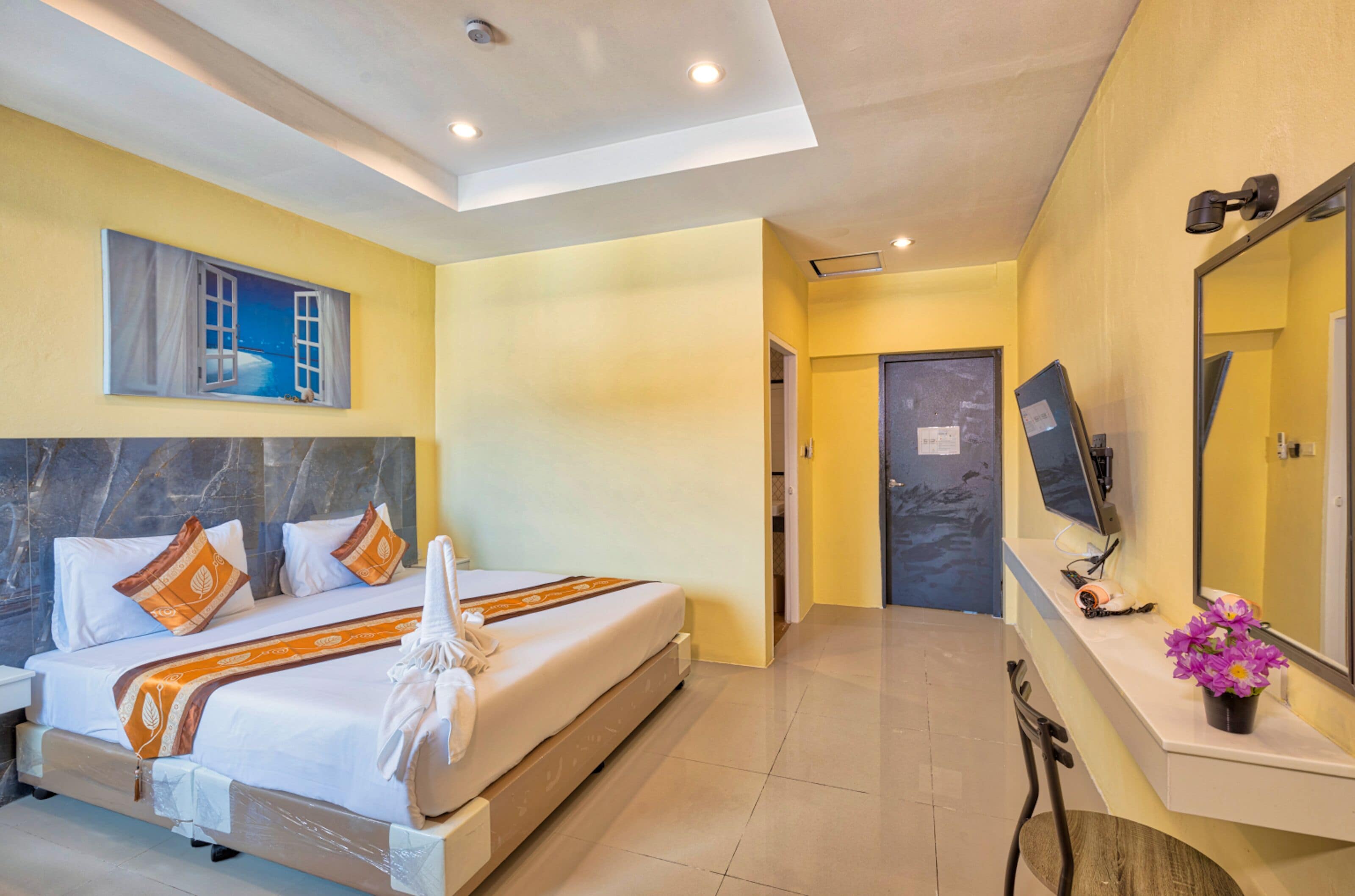 Photo - TJ Patong Hotel - Prime Location by OTOP Market & Sea