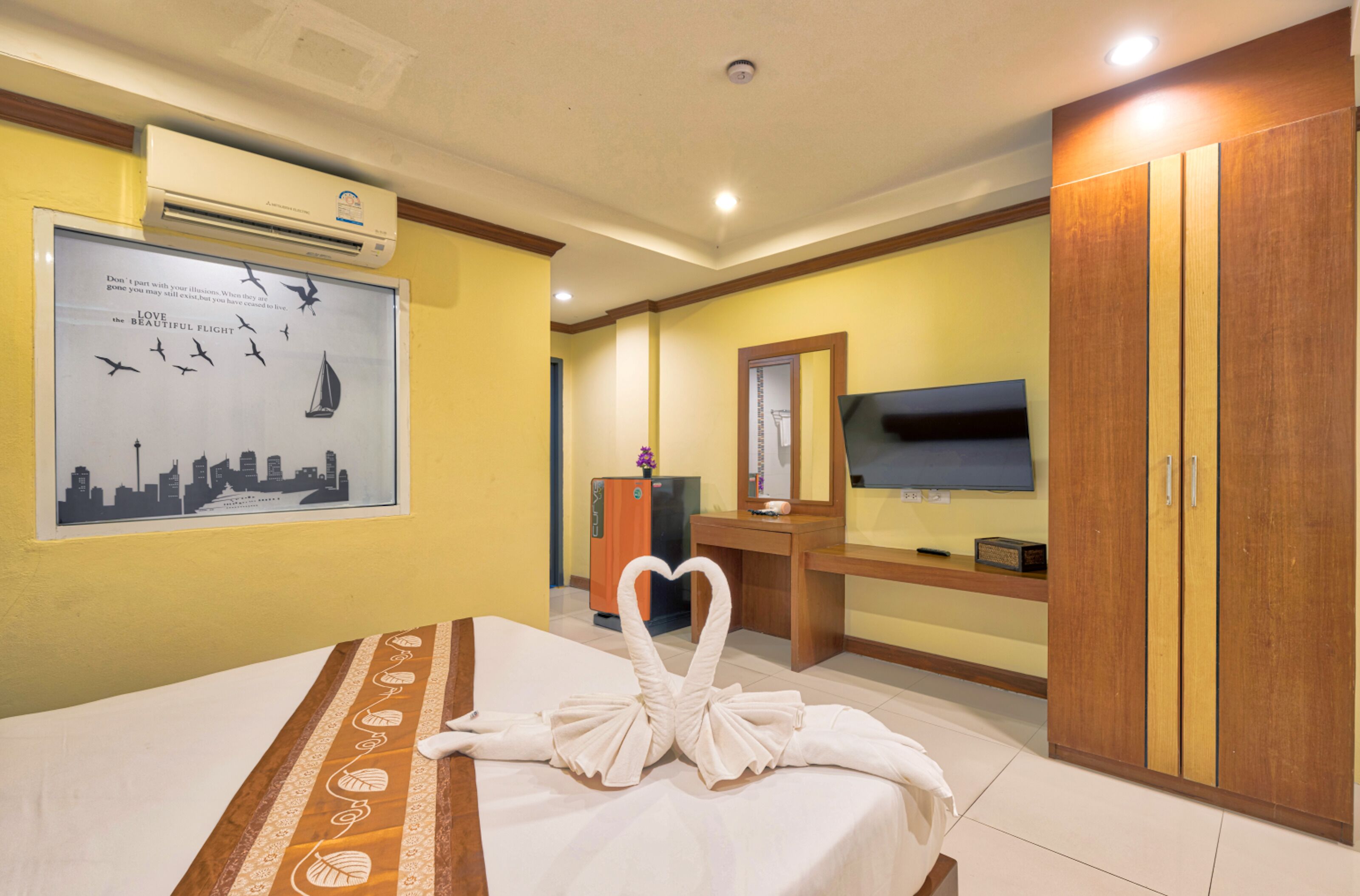 Photo - TJ Patong Hotel - Prime Location by OTOP Market & Sea