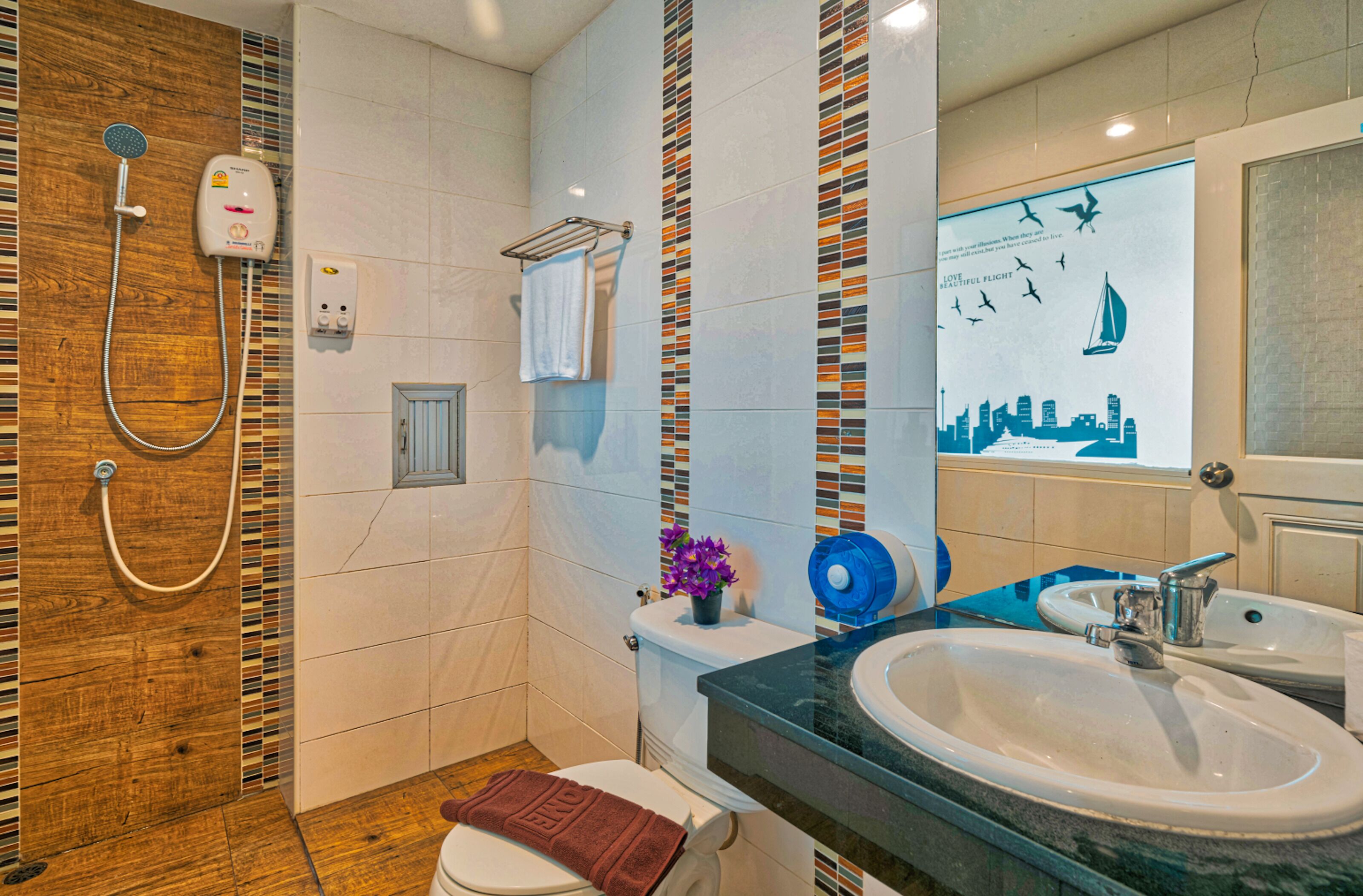Photo - TJ Patong Hotel - Prime Location by OTOP Market & Sea