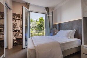 Single Room | In-room safe, individually decorated, individually furnished, desk