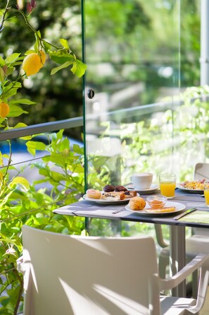 Free daily buffet breakfast - Hotel Livia (Gargnano)