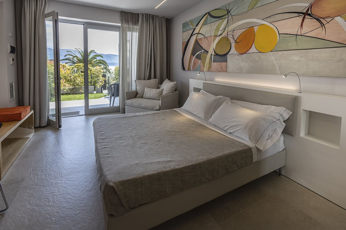 double room, annex building | in-room safe, individually decorated, individually furnished, desk