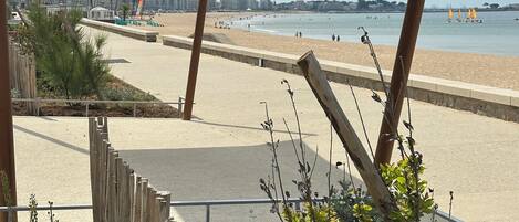 Am Strand, Liegestühle