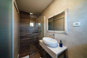 Shower, hair dryer, towels - Luxury villa Tori in Imotski, pool (Lokvicici)