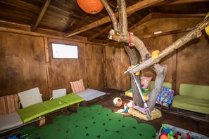 LekomrÄde för barn inomhus