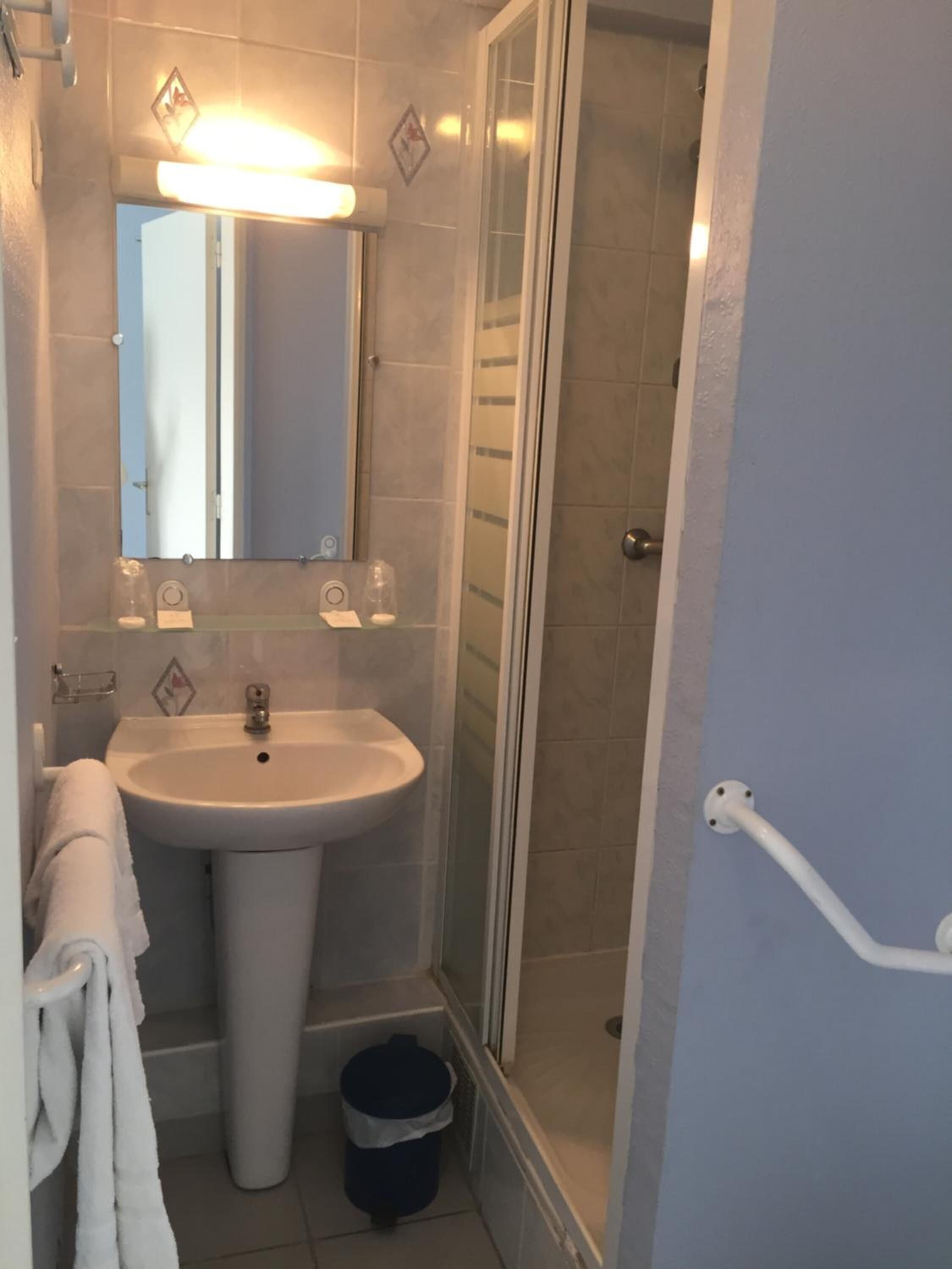 shower, towels, soap, shampoo