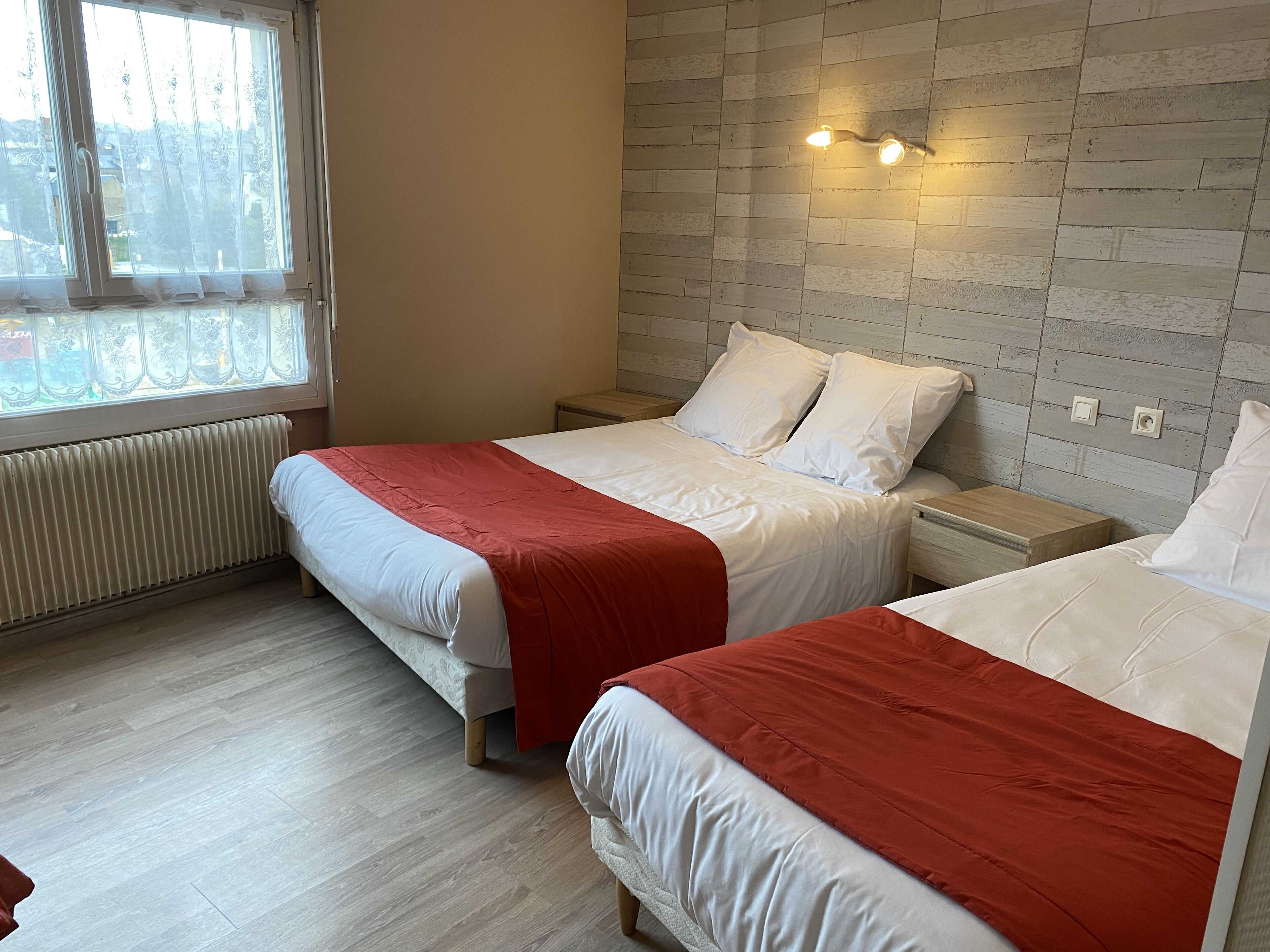 minibar, desk, free wifi, bed sheets