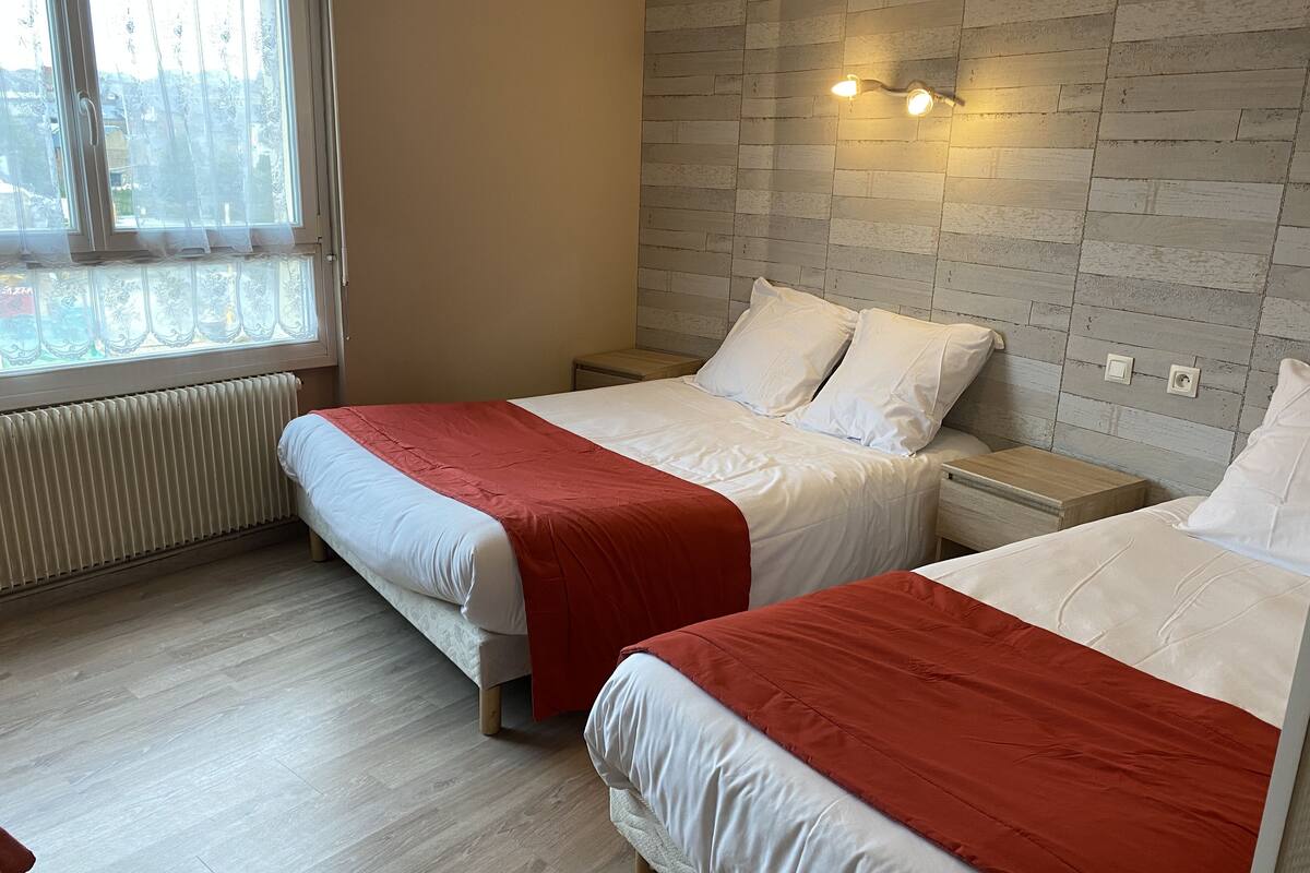 minibar, desk, free wifi, bed sheets