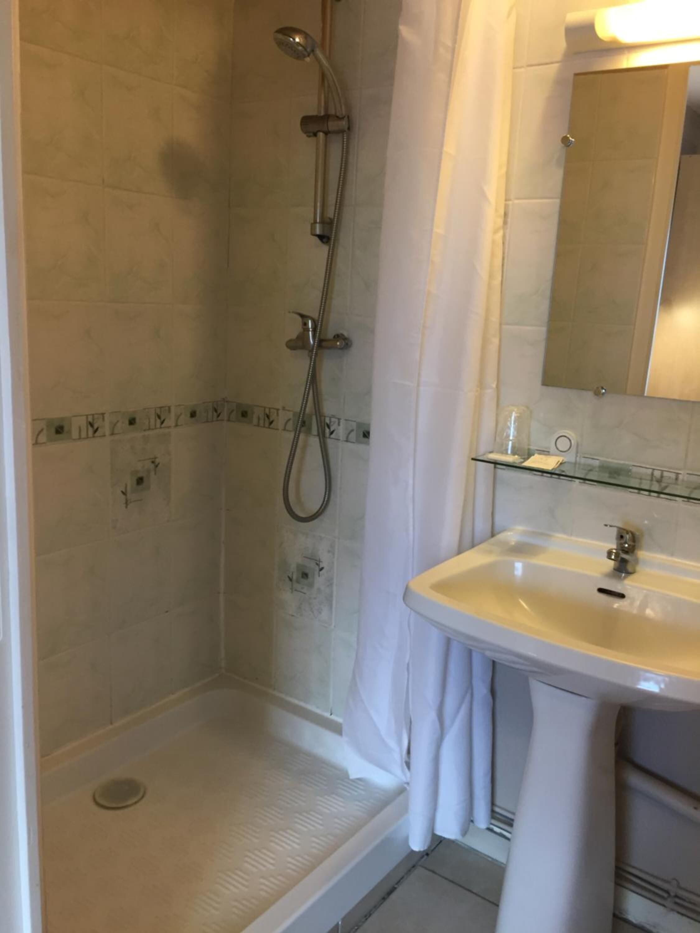 shower, towels, soap, shampoo