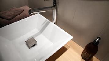 Comfort Room | Bathroom sink