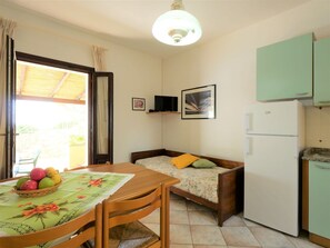 Dining - Beautiful apartment for 5 guests with WIFI, TV and patio (Capoliveri)