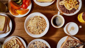 Daily buffet breakfast (GBP 5 per person)