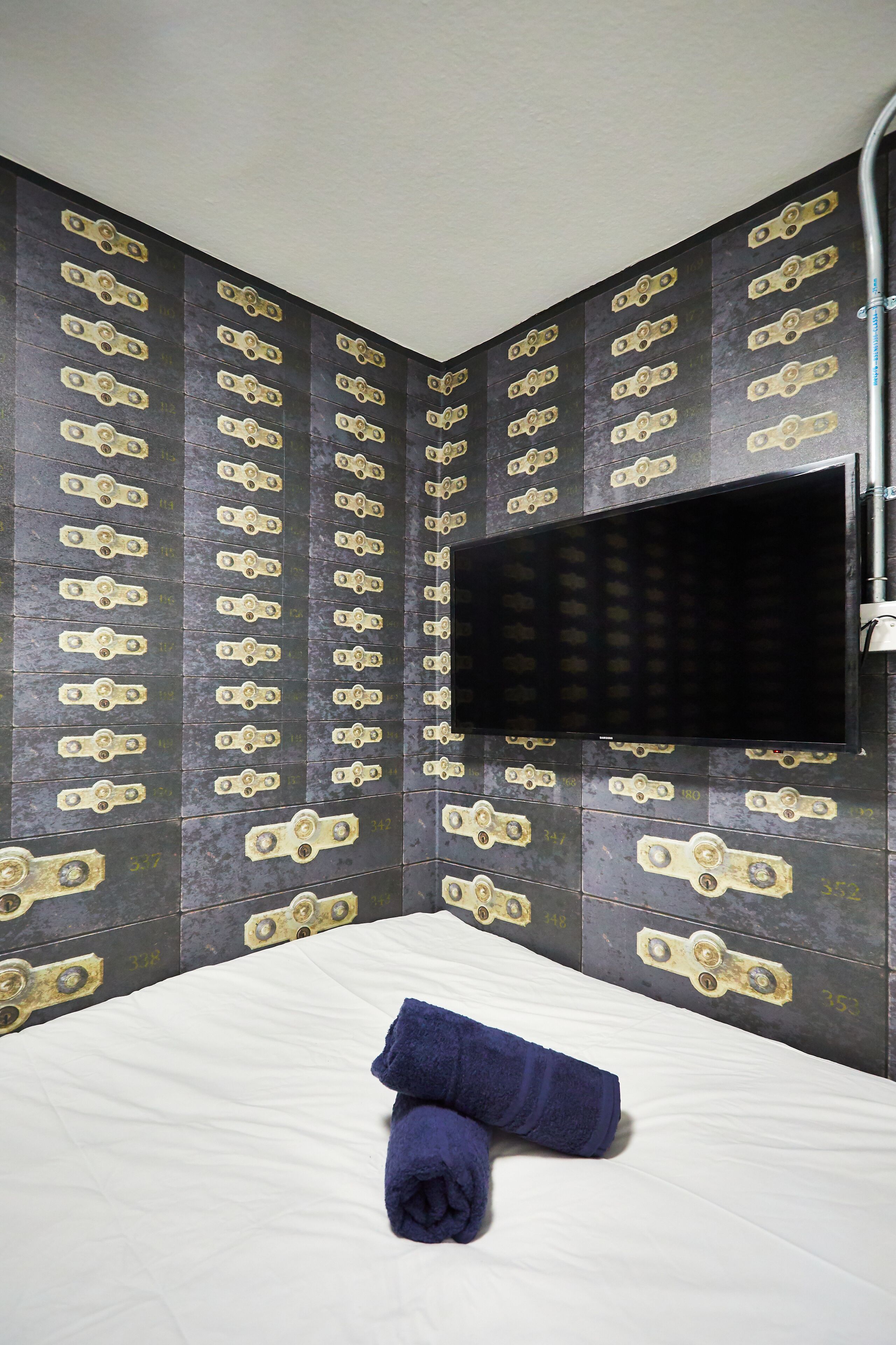 Private Double Ensuite Room | Blackout drapes, free WiFi, bed sheets