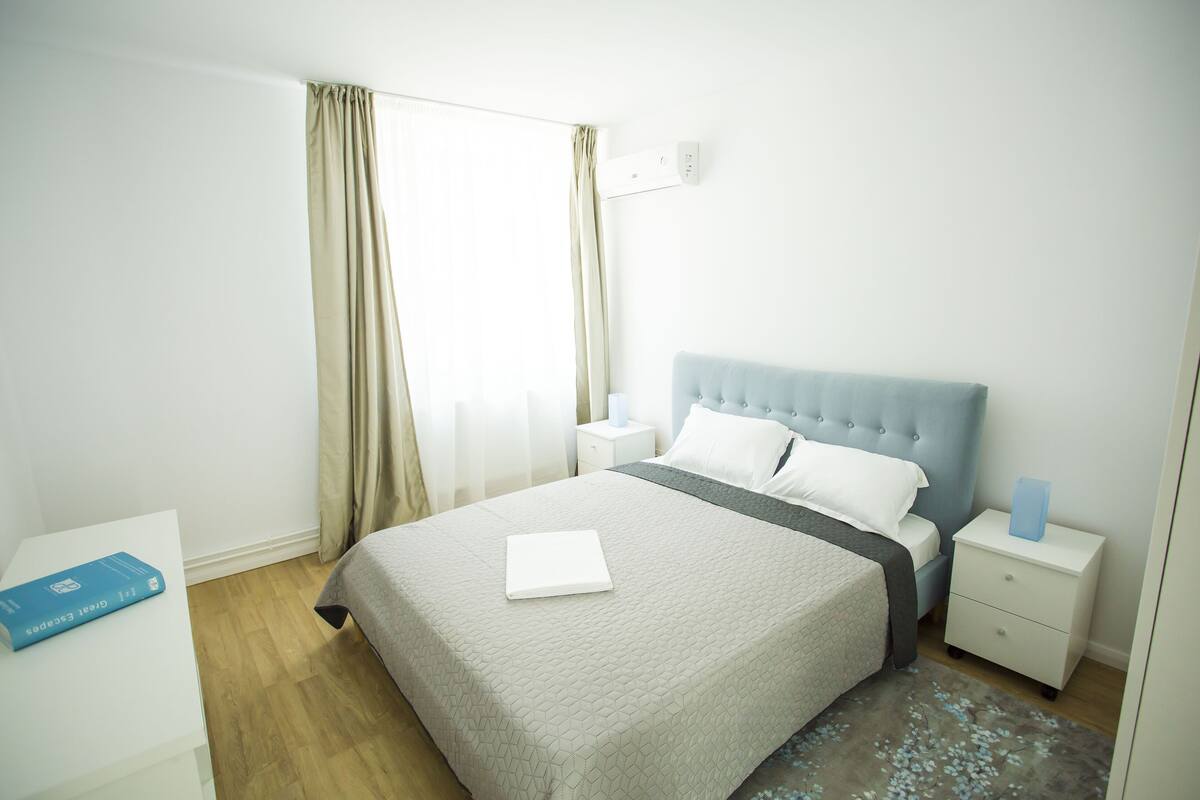 Basic-Apartment | Verdunkelungsvorhänge, Bügeleisen/Bügelbrett, kostenloses WLAN