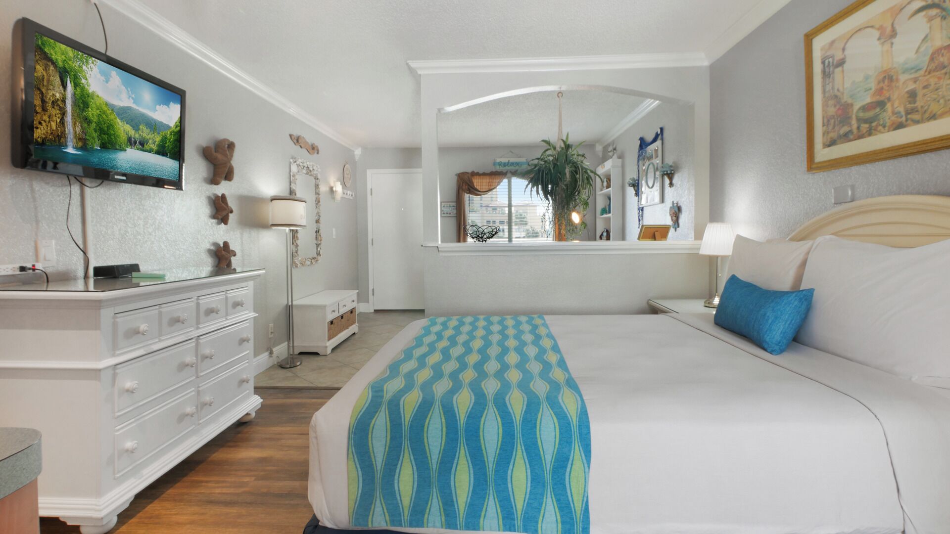 Silitysrauta/-lauta, ilmainen Wi-Fi, vuodevaatteet