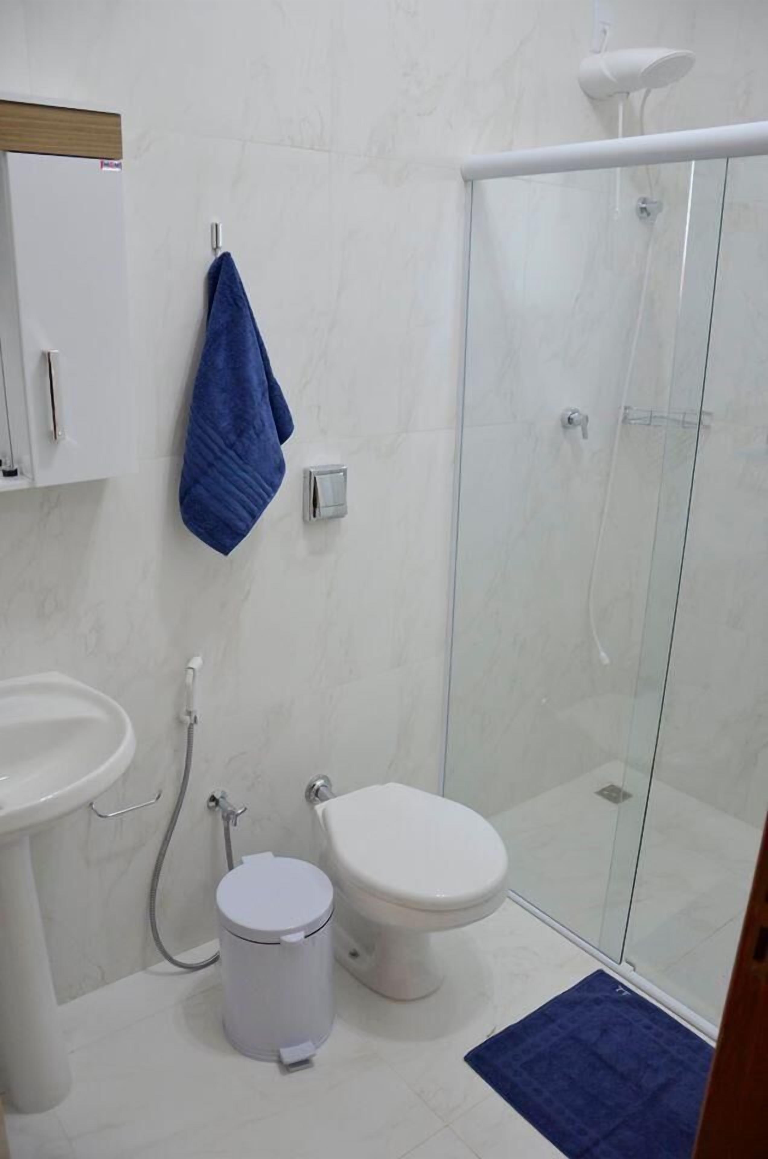 Bidet, serviettes fournies