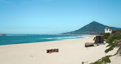 Stunning private villa for 8 people with TV, terrace and pets allowed