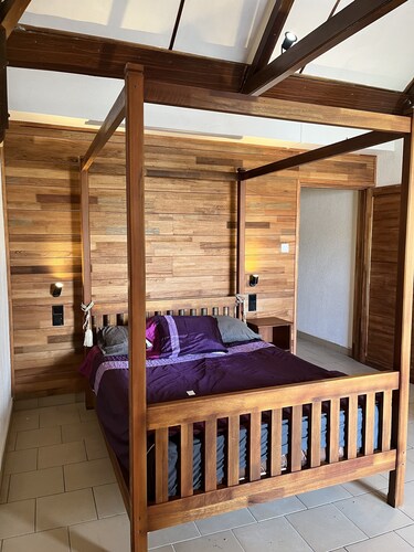 Private one bed apartment1 min walk to beach WIFI, Nespresso & Air Fryer