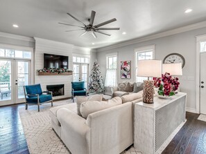 Smart TV, fireplace, DVD player