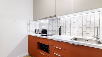 Apartment, 1 Bedroom | Private kitchenette | Fridge, oven, stovetop, espresso maker