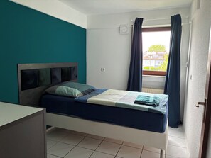 3 bedrooms, iron/ironing board, free WiFi, bed sheets - 3 Room Appartment (70 m2) with 2 Bedrooms, Balcony & Garage (Neckarsulm)