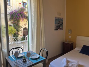 3 habitaciones, wifi gratis y ropa de cama