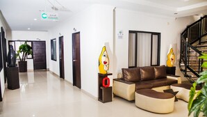 Lobby sitting area - Hotel Abadia (Neiva)