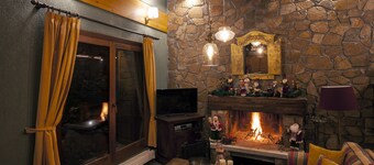 Dandy Villas Elatodasos - Chalet Artemis - Fir Forest - Jeep & Nature Lovers