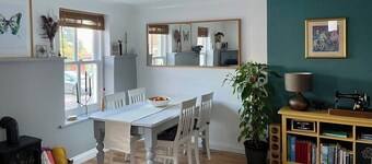 Cosy Georgian Cottage in Central Frome