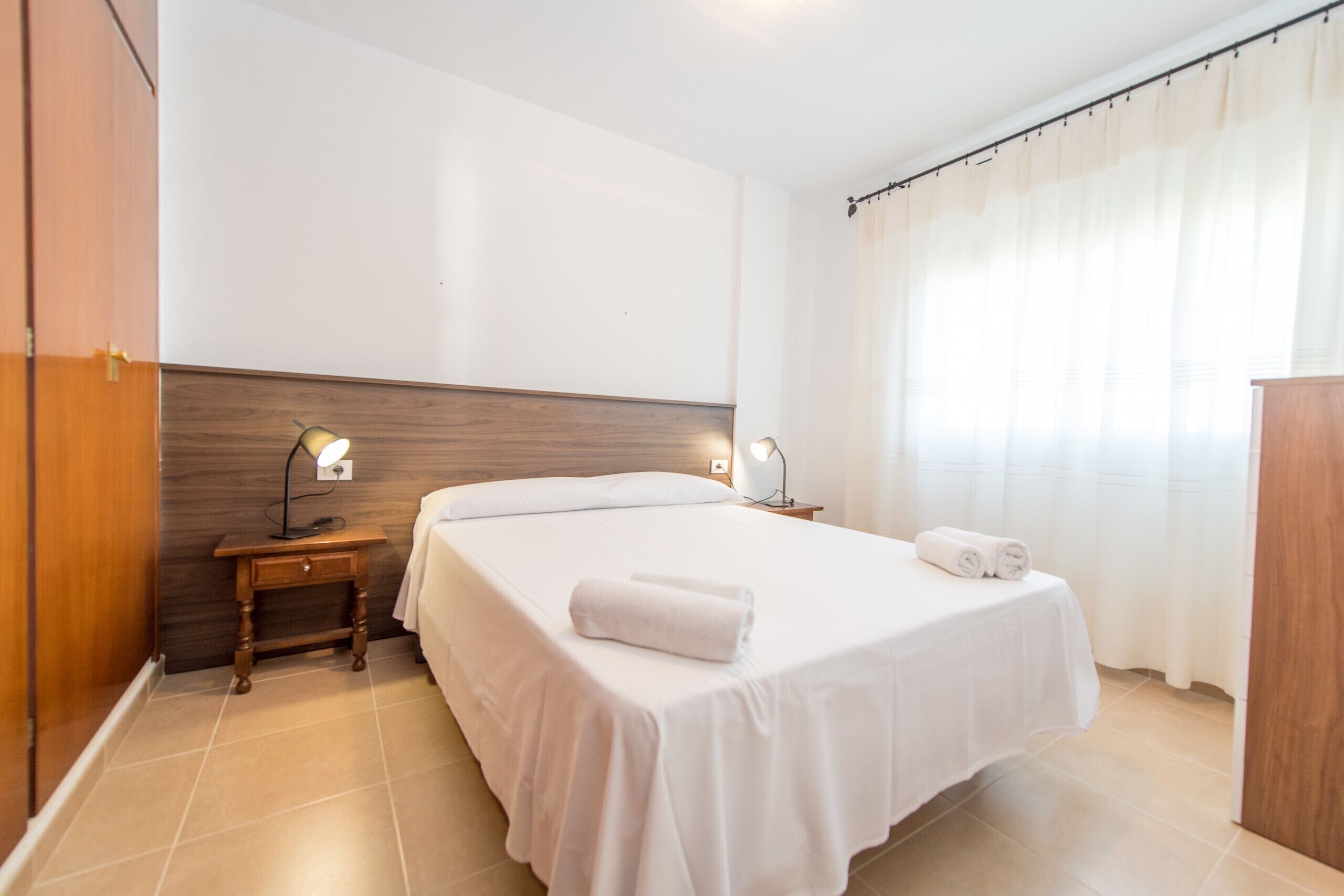 2 slaapkamers, een strijkplank/strijkijzer, gratis wifi, beddengoed